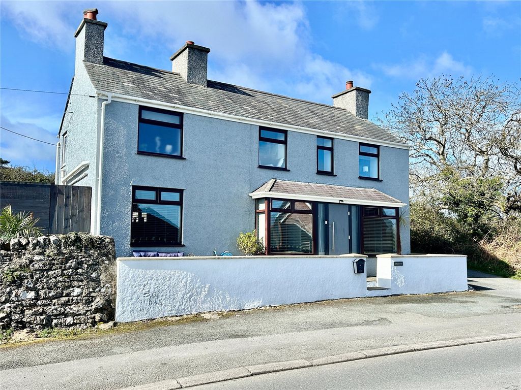 4 bed cottage for saleLon Pant Y Cudyn, Benllech, Isle Of Anglesey LL74