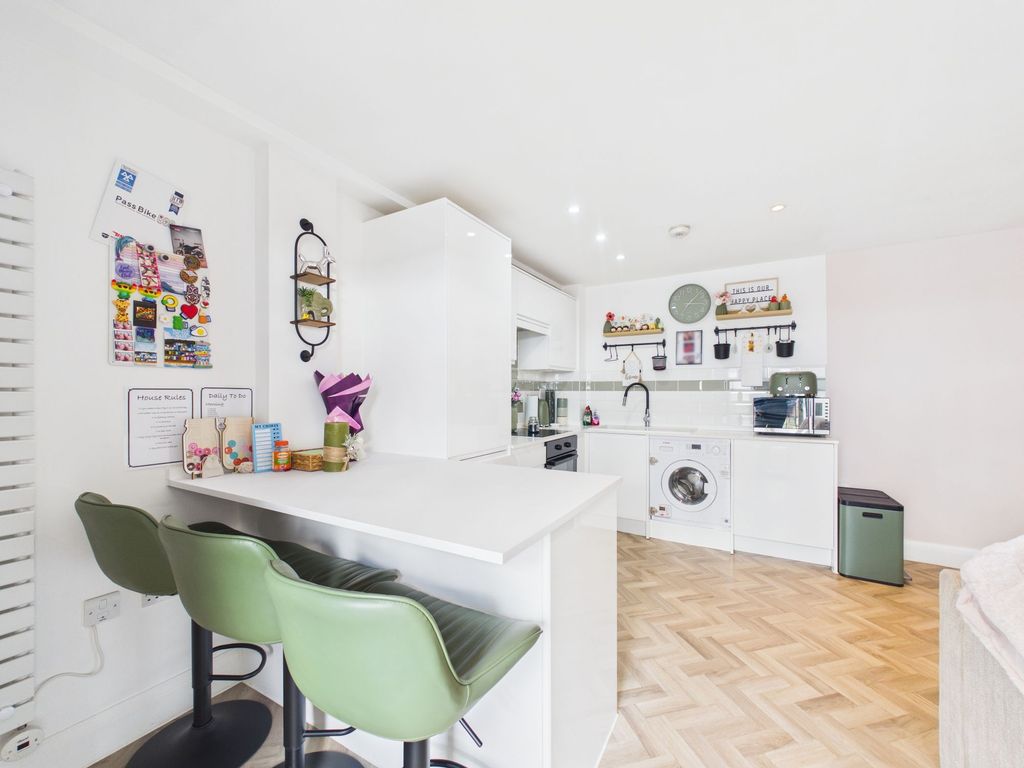 Additional image 7 of 2 bed flat for saleLambeth Court, Lambeth Road SS7