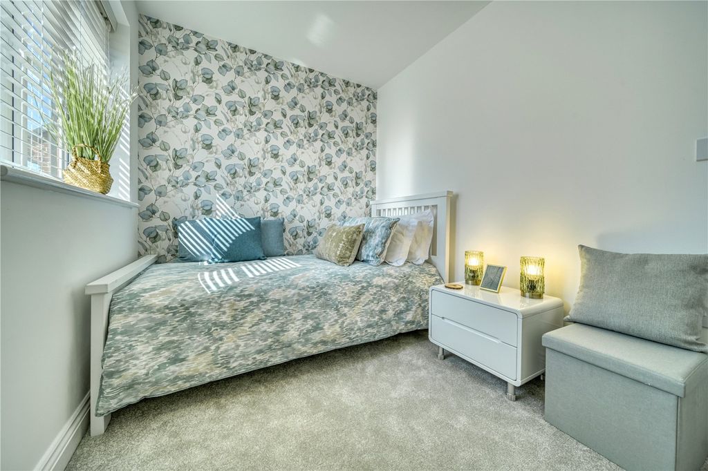Additional image 11 of 4 bed detached house for saleSelborne Park, 35 Thistledown Road, Alton GU34