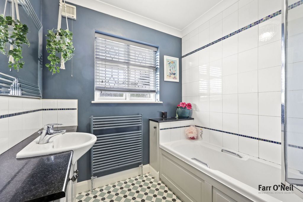 Additional image 6 of 4 bed semi-detached house for saleForest Side, Buckhurst Hill IG9