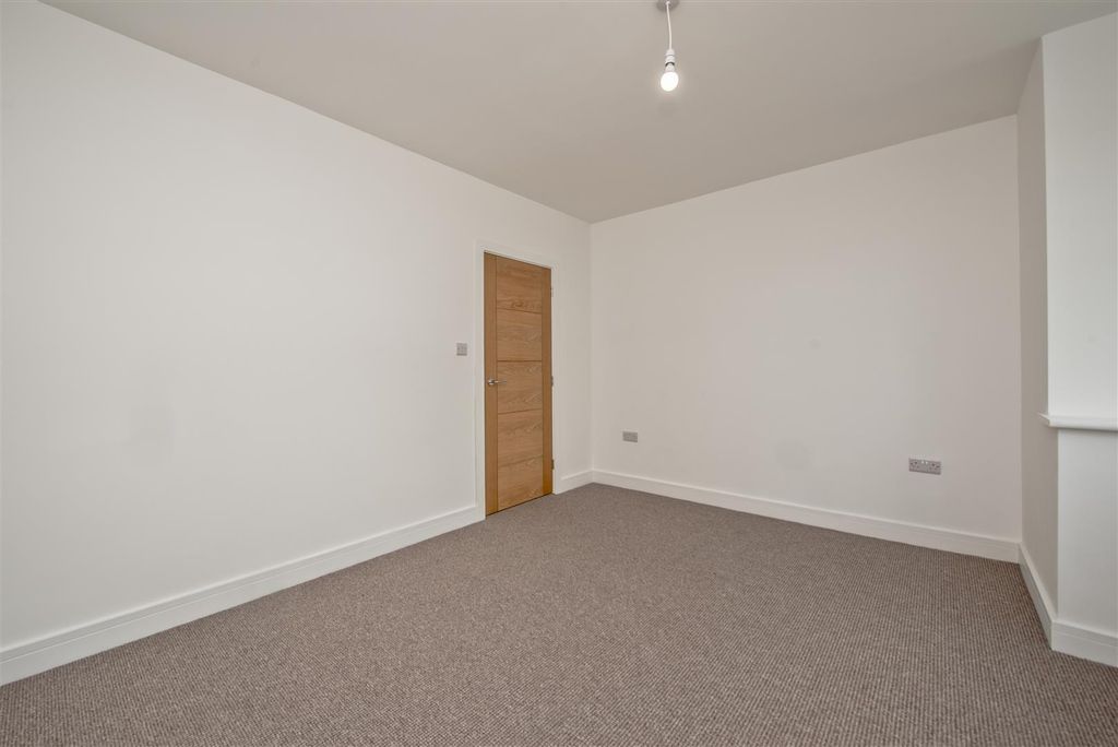 Additional image 14 of 3 bed semi-detached house for saleKenilworth Road, Wortley, Leeds LS12