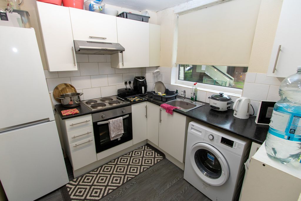 2 bed maisonette for saleMeadowlea, Telford TF7 photo 5