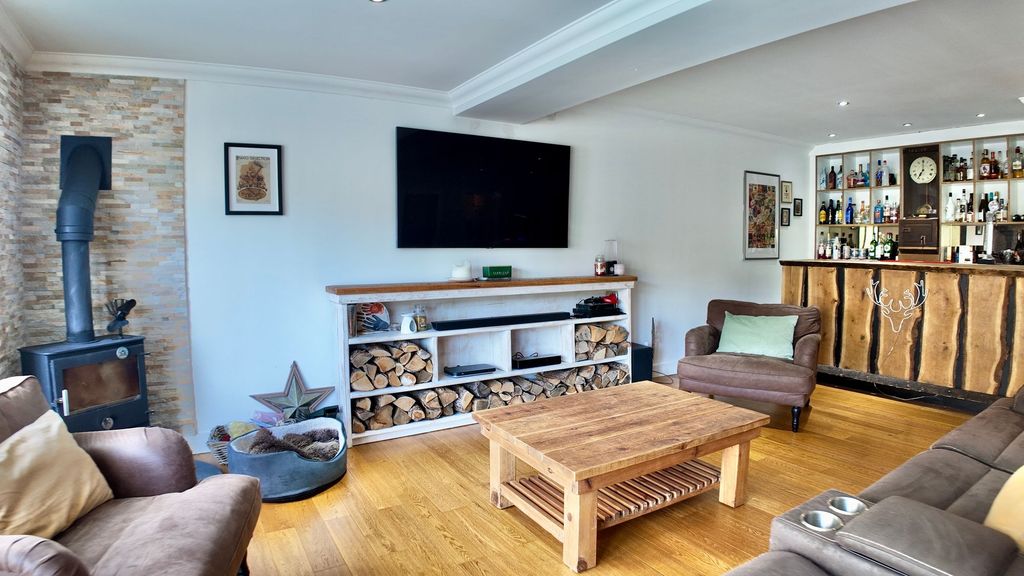 Additional image 5 of 5 bed detached house for salePlynlimon Avenue, Crumlin NP11