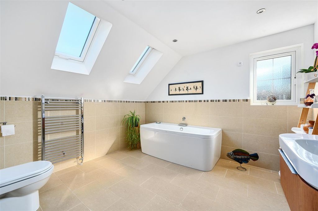 Additional image 8 of 4 bed detached house for saleClavering Walk, Cooden, Bexhill-On-Sea TN39