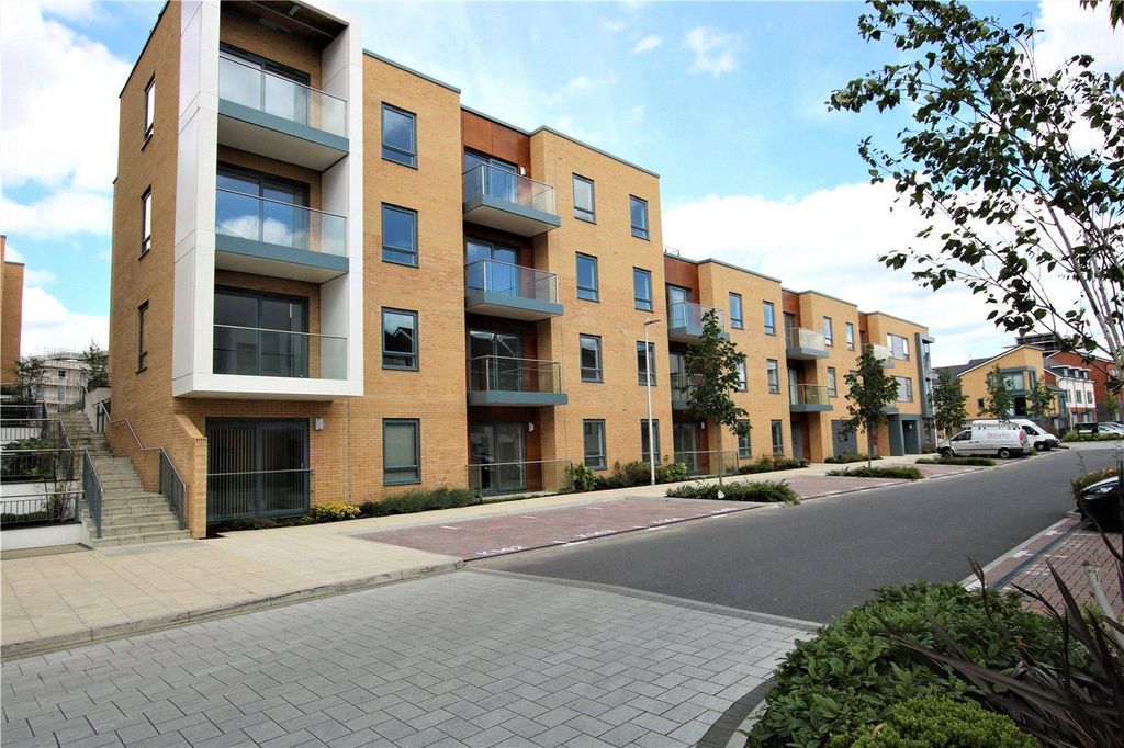 2 bed flat for saleNightingale House, Drake Way, Reading, Berkshire RG2