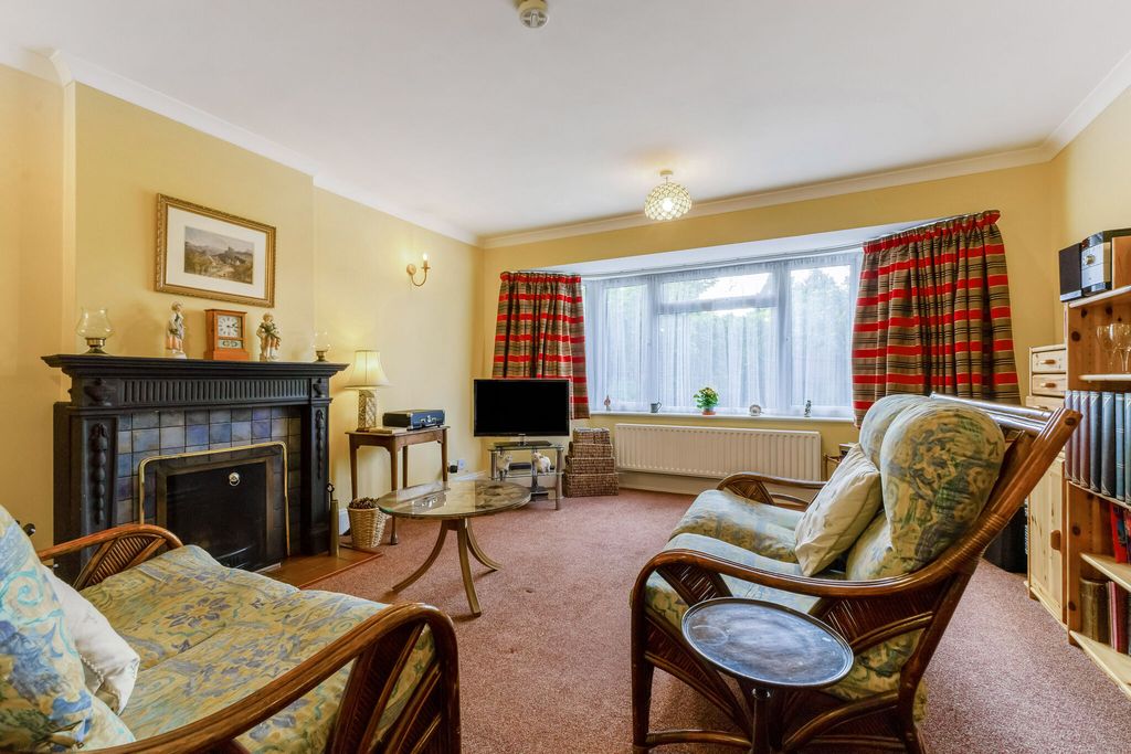 Additional image 3 of 3 bed detached house for saleGreenfields Avenue, Alton GU34