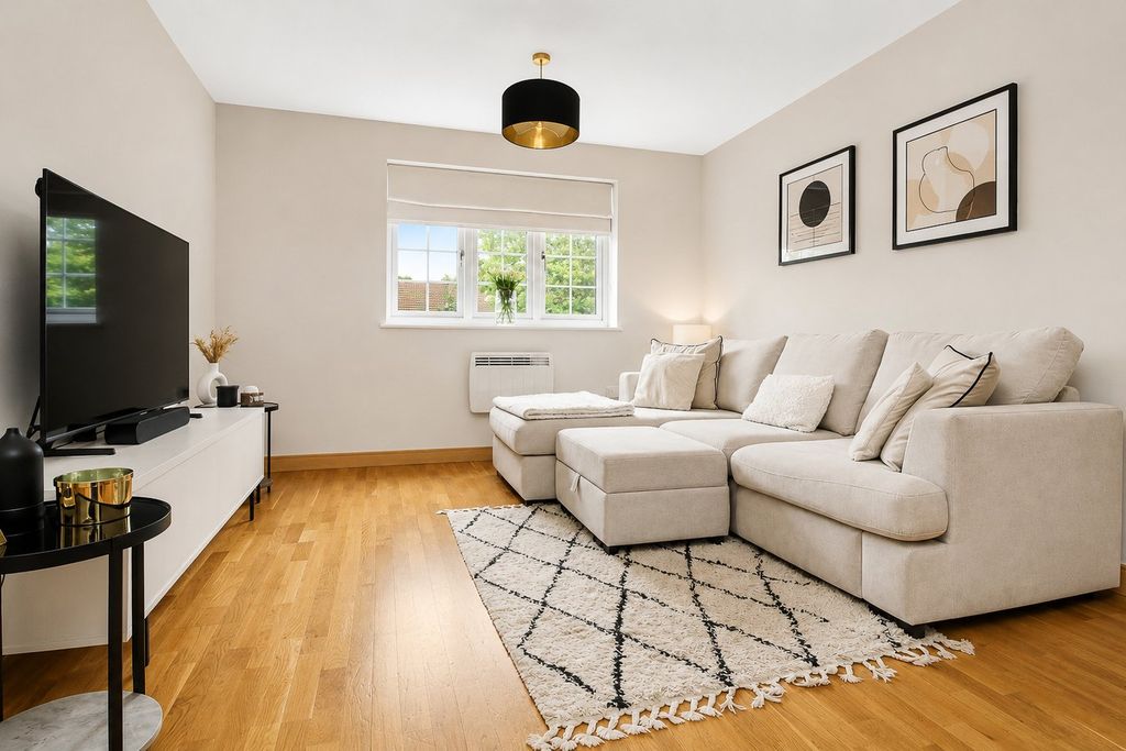 Additional image 3 of 2 bed flat for saleSanvignes Court, Baldock SG7