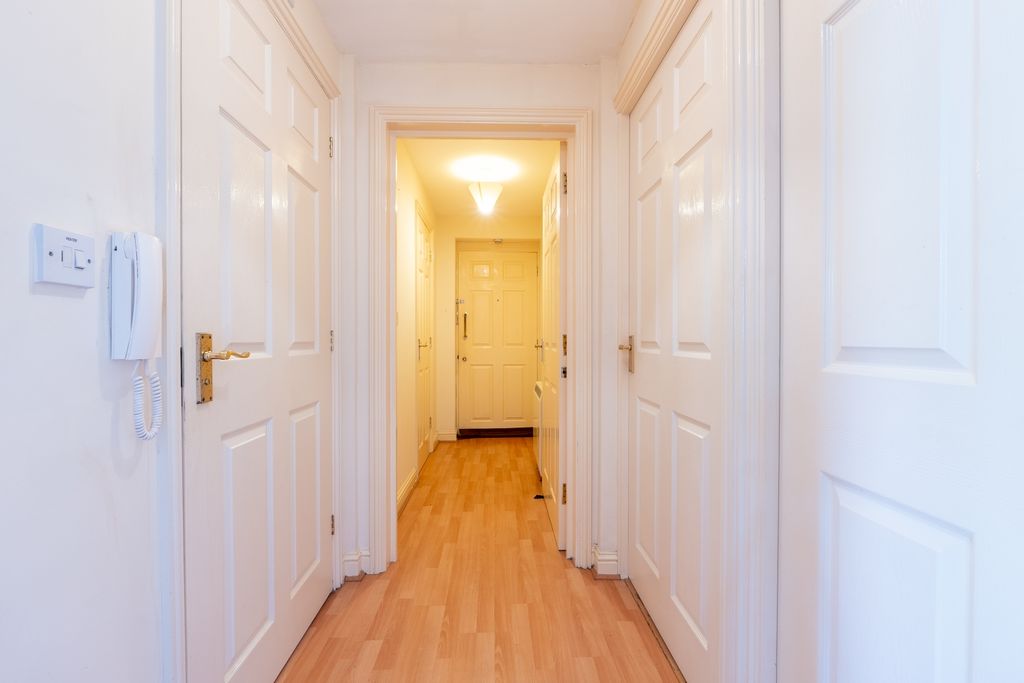 Additional image 8 of 2 bed flat for saleHeyford House, 65 Trefoil Way, Carterton, Oxfordshire OX18