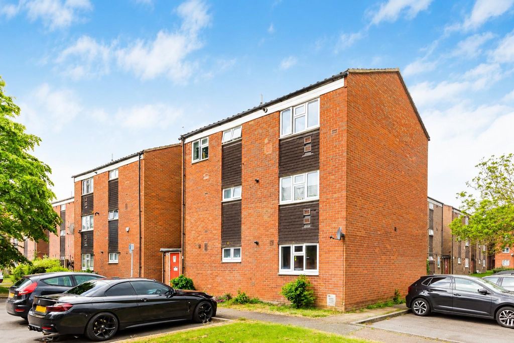 2 bed flat for saleMulberry Close, Broxbourne EN10