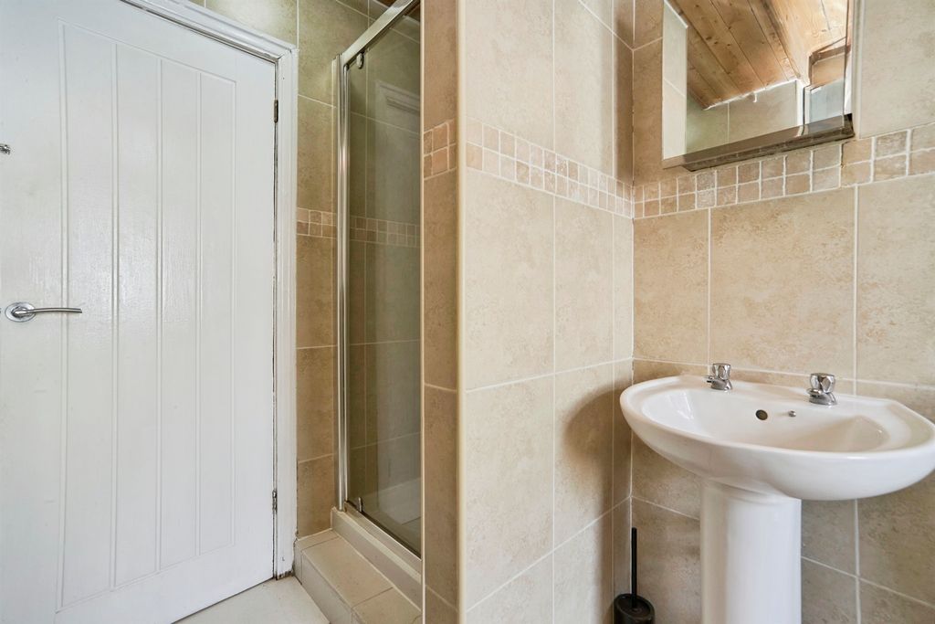 Additional image 14 of 4 bed semi-detached house for saleTong Road, Leeds LS12