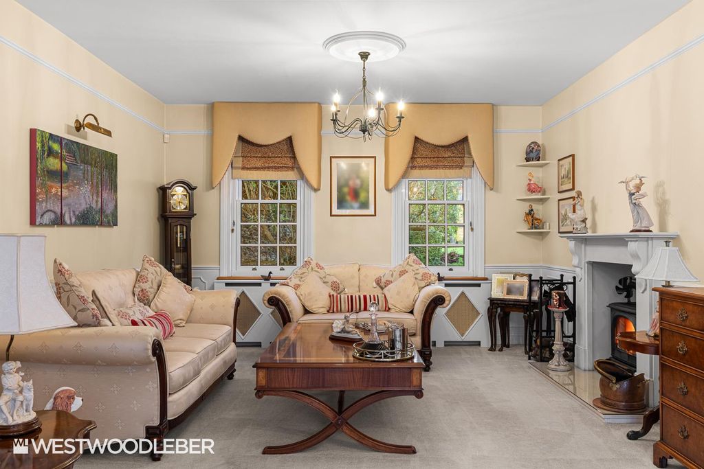 Additional image 4 of 4 bed detached house for saleStation Road, Broxbourne EN10