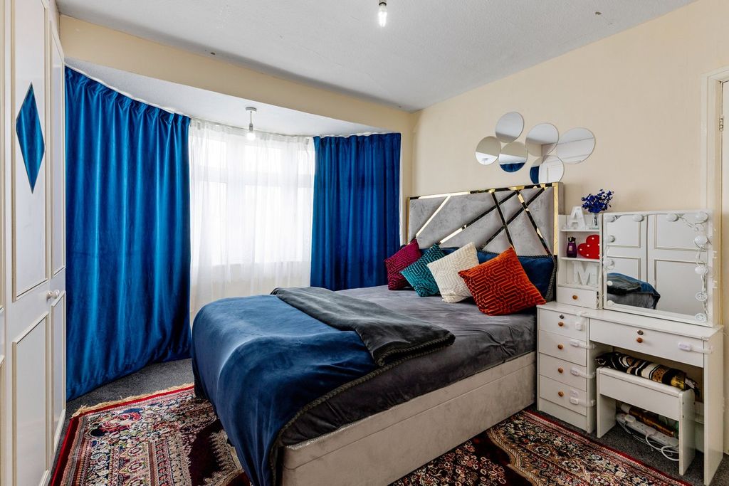 Additional image 9 of 3 bed terraced house for saleWakemans Hill Avenue, London NW9