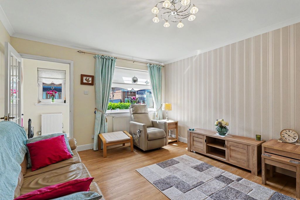 2 bed flat for saleDalmore Drive, Airdrie ML6 photo 2