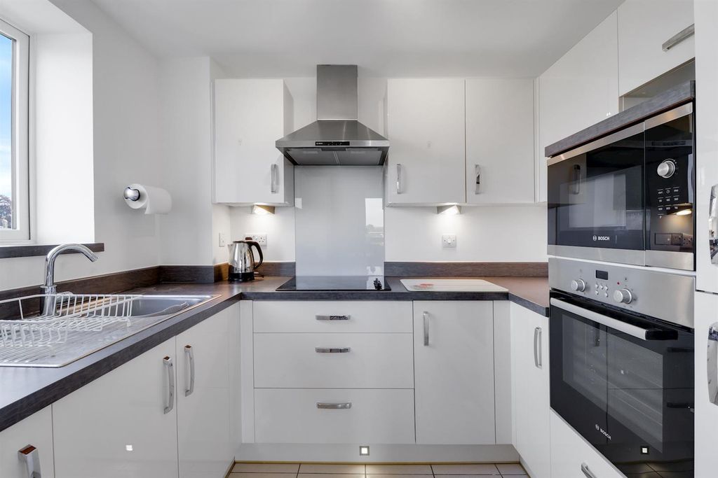 Additional image 2 of 2 bed flat for saleAlbion Road, Bexleyheath DA6