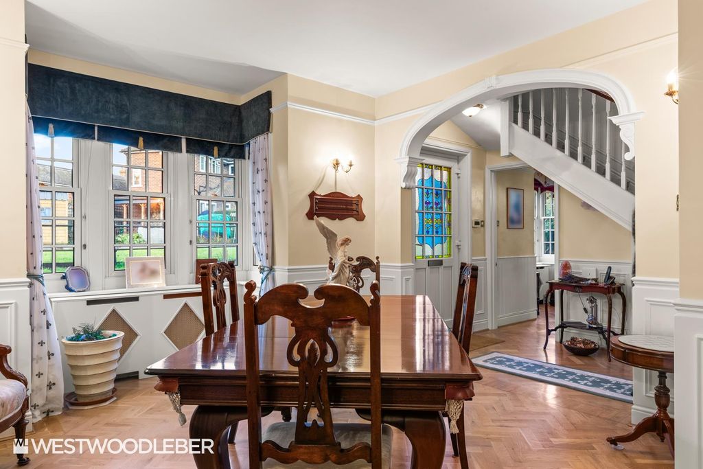 Additional image 17 of 4 bed detached house for saleStation Road, Broxbourne EN10