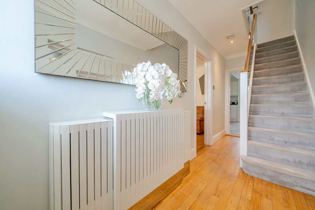 Additional image 19 of 4 bed semi-detached house for salePenhill Road, Bexley, Kent DA5