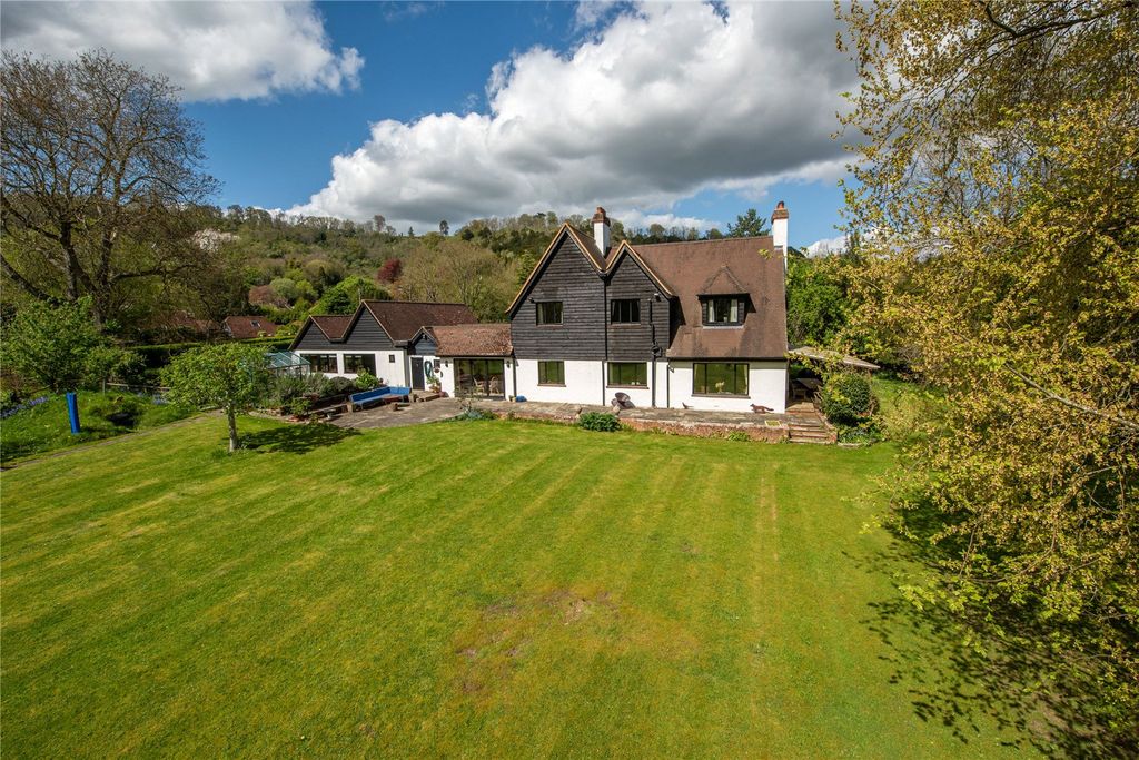 Additional image 24 of 4 bed detached house for salePebblehill Road, Betchworth, Surrey RH3