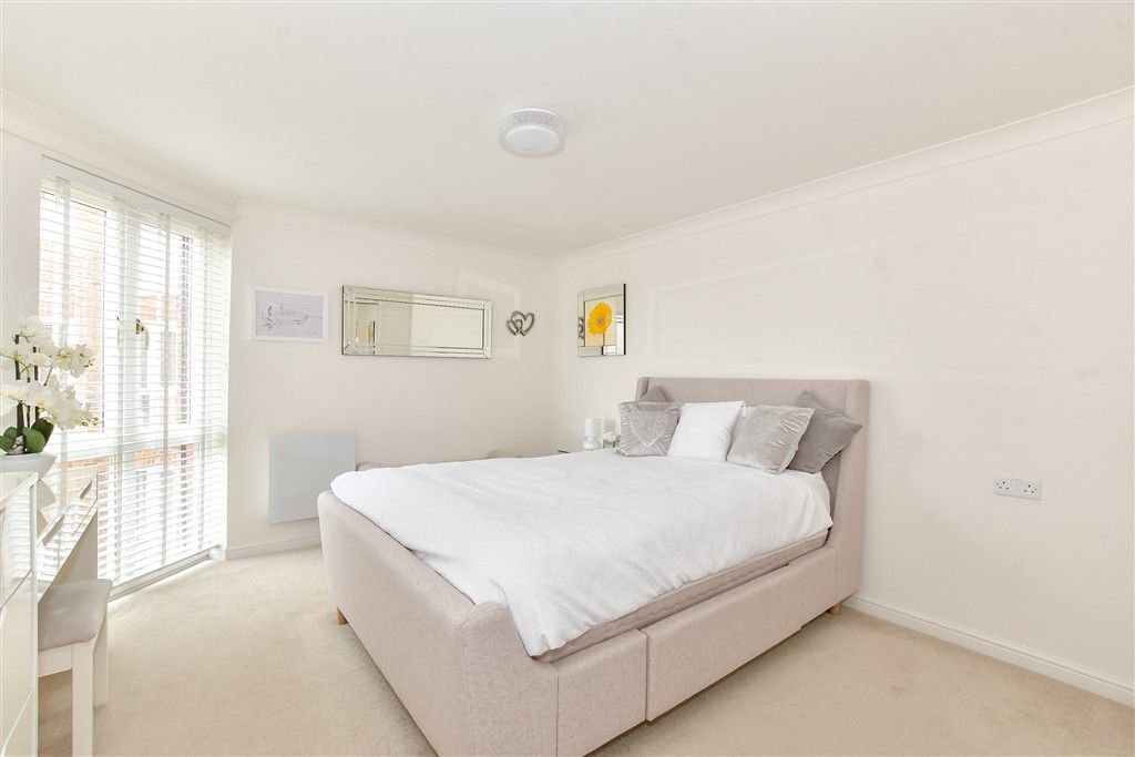 Additional image 8 of 1 bed flat for saleQueens Street, Arundel, West Sussex BN18