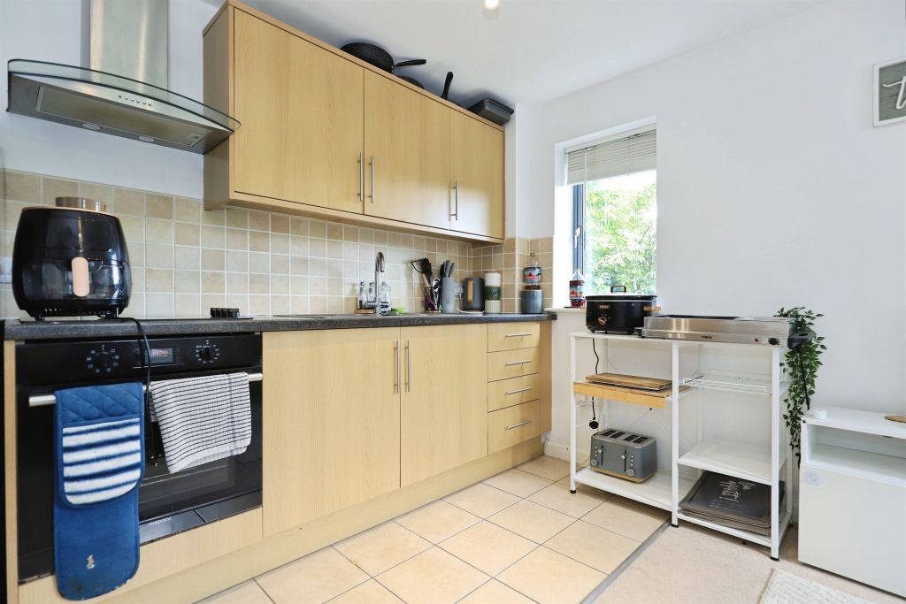 Additional image 3 of 2 bed flat for saleCastle Road, Kidderminster DY11