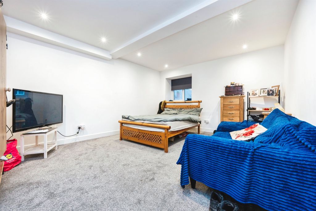 Additional image 11 of 3 bed flat for saleAshburnham Road, Bedford MK40