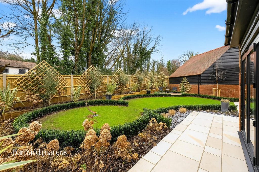 Additional image 28 of 4 bed detached house for saleHuntersfield Farm, Fairlawn Road, Banstead SM7