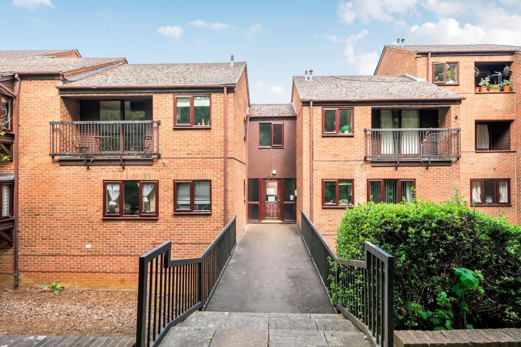 Additional image 2 of 2 bed flat for saleBanbury, Oxfordshire OX16