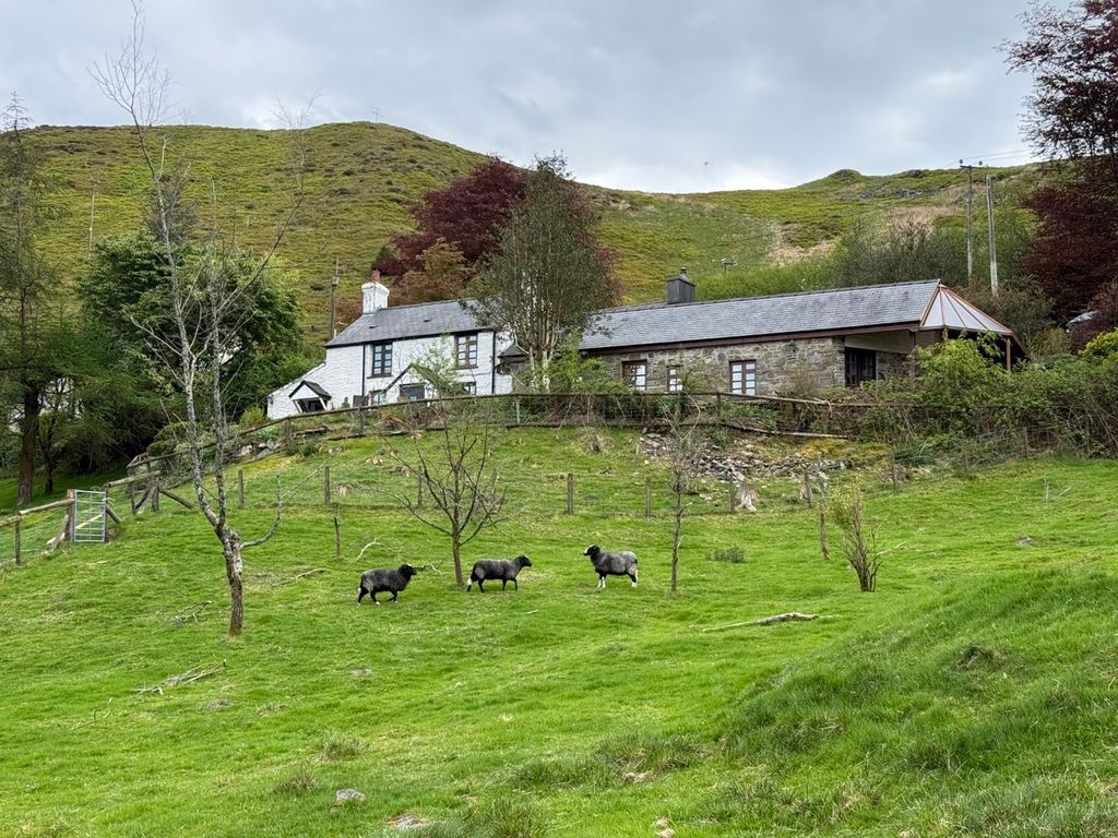 3 bed farm for saleYstumtuen, Aberystwyth SY23