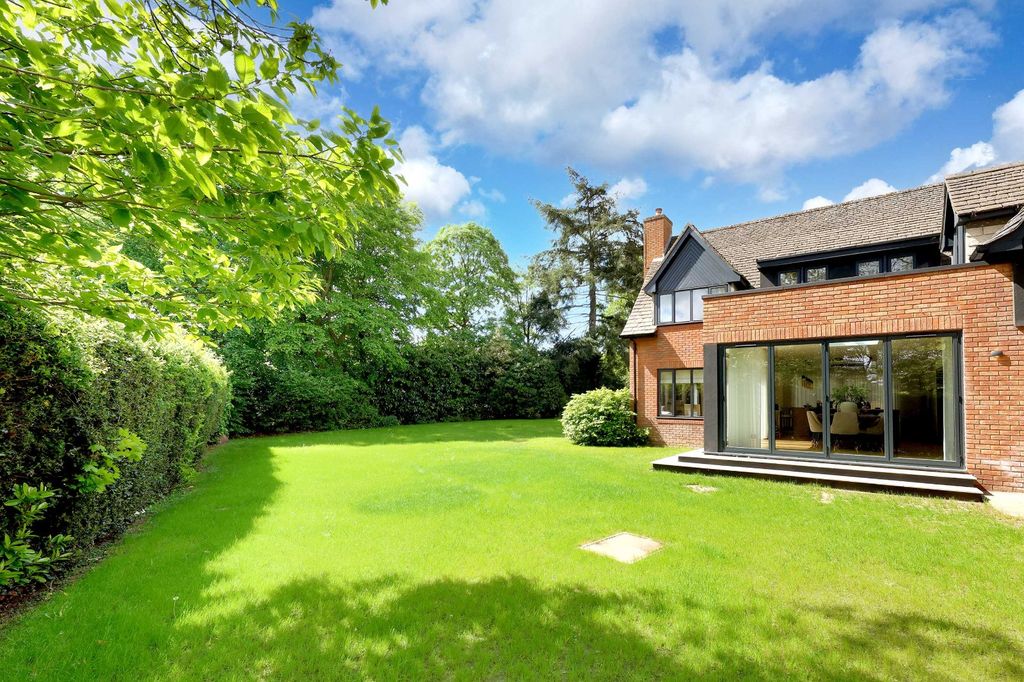 Additional image 7 of 6 bed detached house for salePenn Road, Knotty Green, Beaconsfield, Buckinghamshire HP9