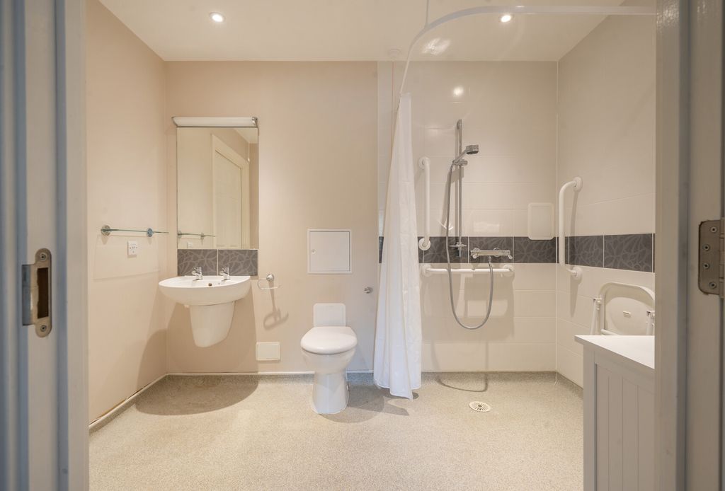 Additional image 6 of 2 bed flat for saleFernleigh, Buttercross Lane, Witney, Oxfordshire OX28
