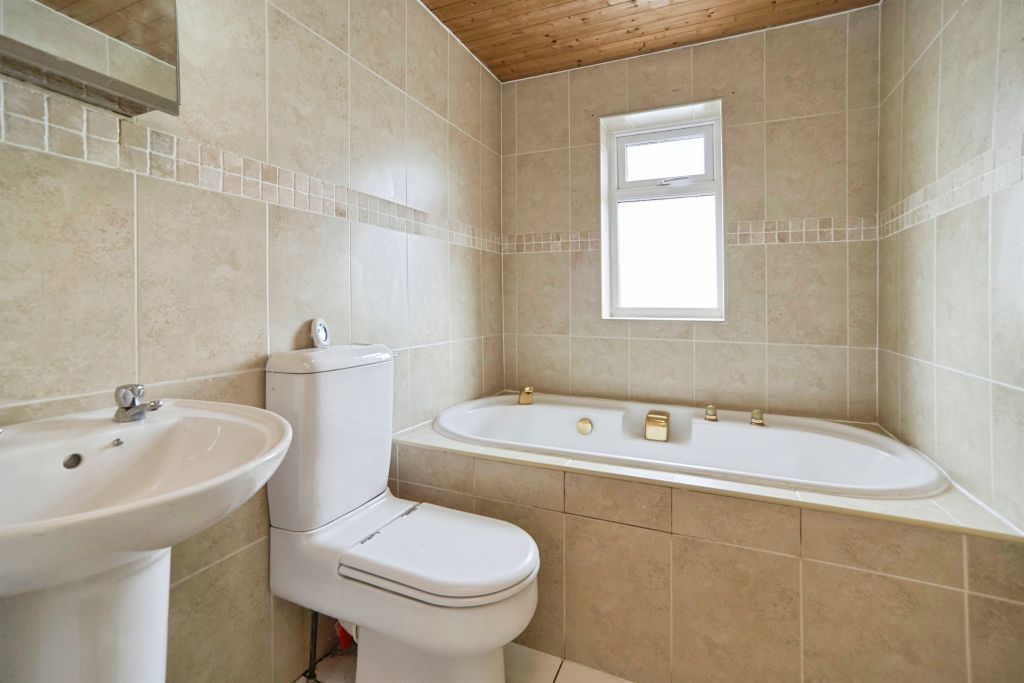 Additional image 13 of 4 bed semi-detached house for saleTong Road, Leeds LS12