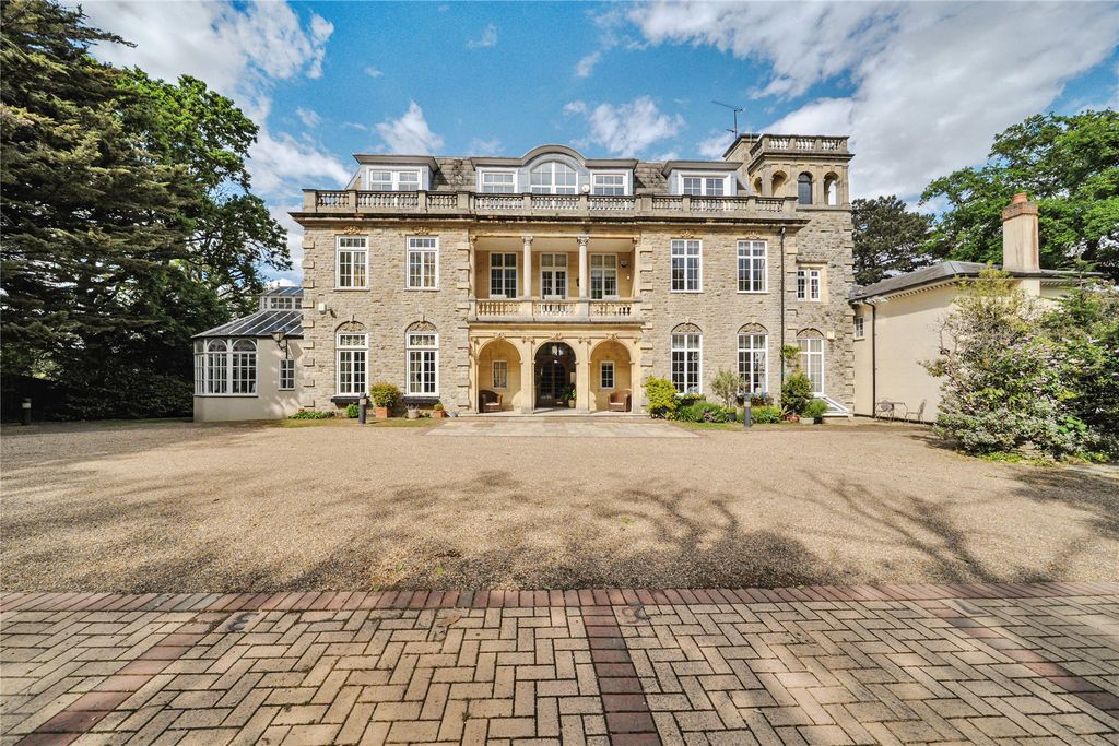 3 bed flat for saleManor Place, Mavelstone Road, Bromley BR1
