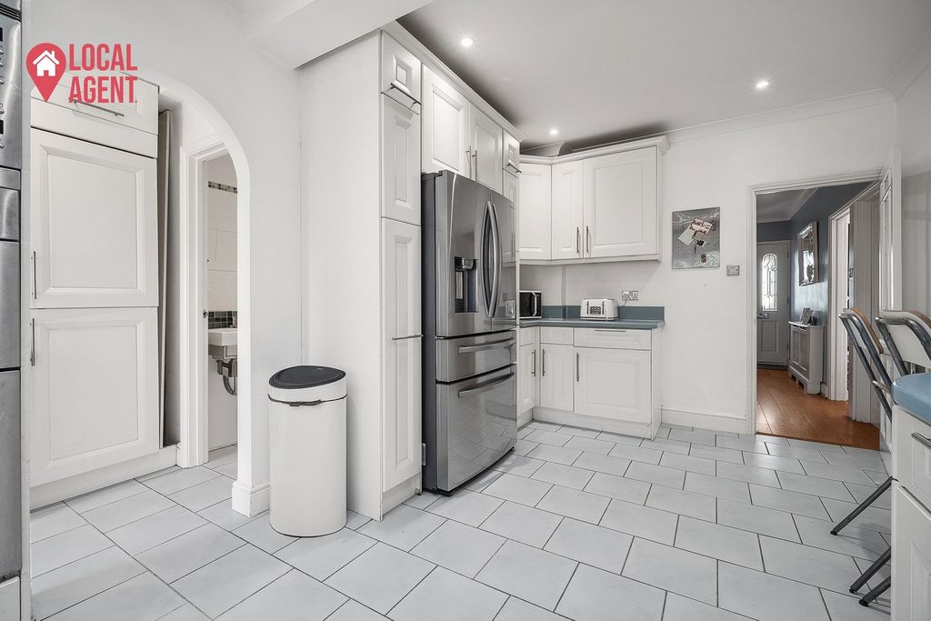 Additional image 5 of 5 bed semi-detached house for saleLansdowne Avenue, Bexleyheath DA7