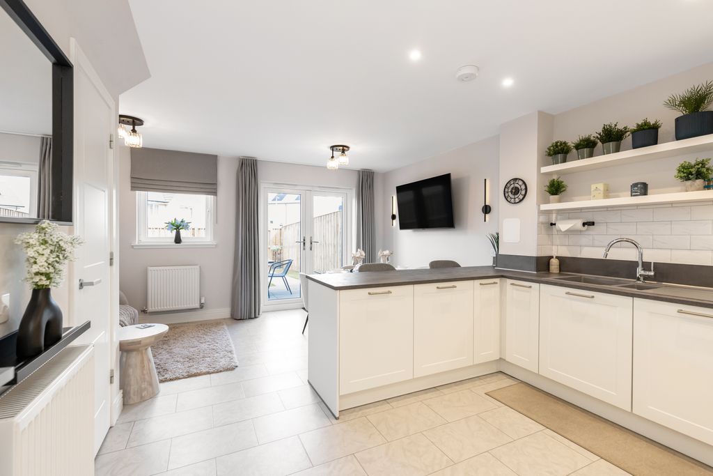 Additional image 4 of 3 bed town house for sale16 Kettleslaw Cruik, South Queensferry EH30