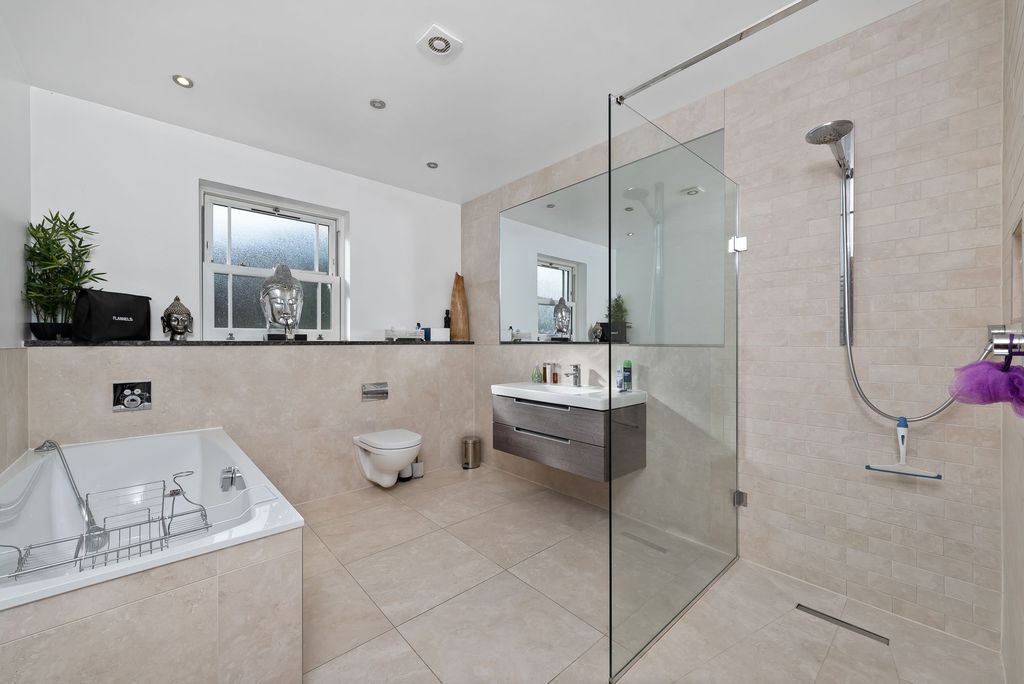 Additional image 13 of 6 bed detached house for saleLlanvair Drive, Ascot SL5