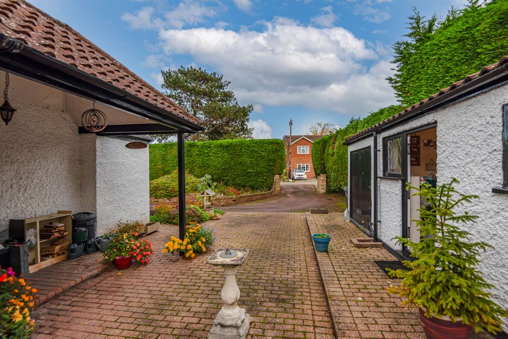 Additional image 29 of 4 bed detached bungalow for saleRiverside Avenue, Broxbourne EN10
