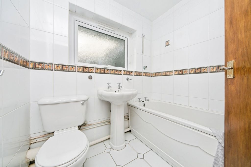 Additional image 5 of 2 bed flat for saleFfordd Bugail, Colwyn Bay, Conwy LL29
