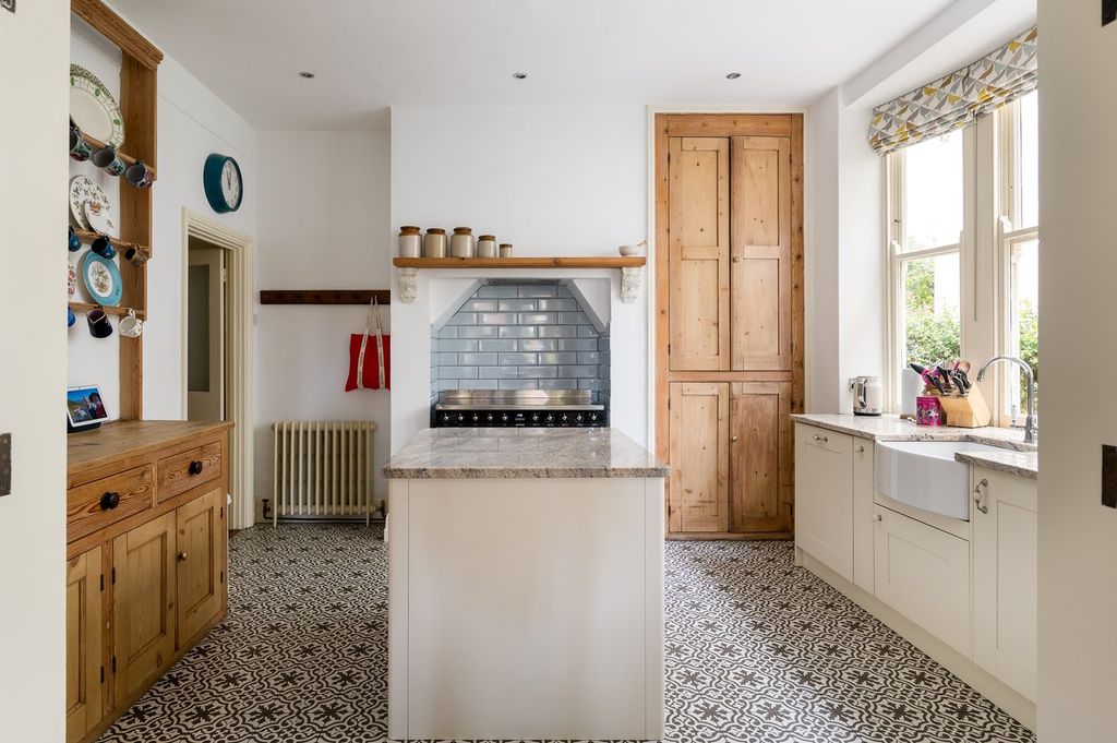 Additional image 3 of 5 bed detached house for saleChaucer Road, Bedford MK40