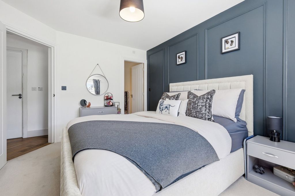 Additional image 5 of 2 bed flat for saleHampton Court, Basildon SS15