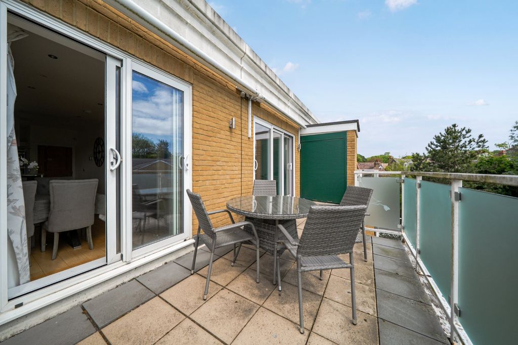 Additional image 28 of 3 bed flat for saleKemerton Road, Beckenham BR3