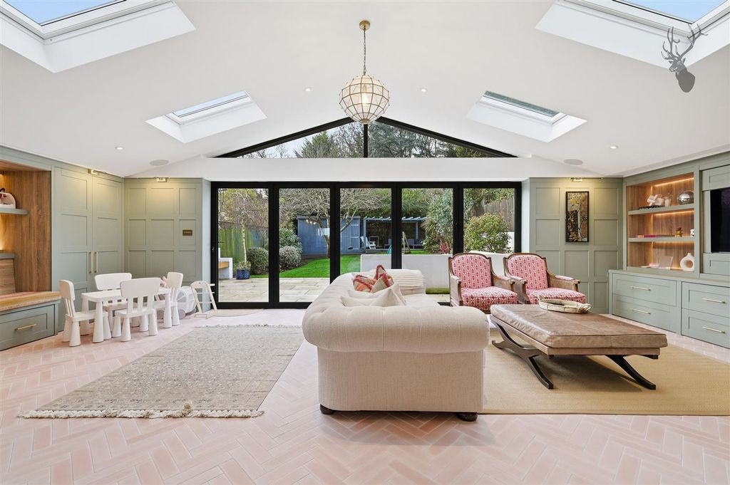 Additional image 4 of 4 bed detached house for saleRussell Road, Buckhurst Hill IG9