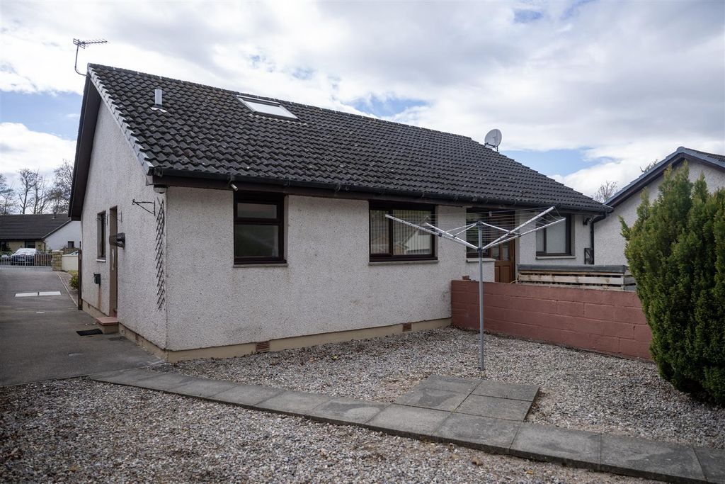 Additional image 13 of 2 bed semi-detached house for sale28 Murray Place, Smithton, Inverness IV2