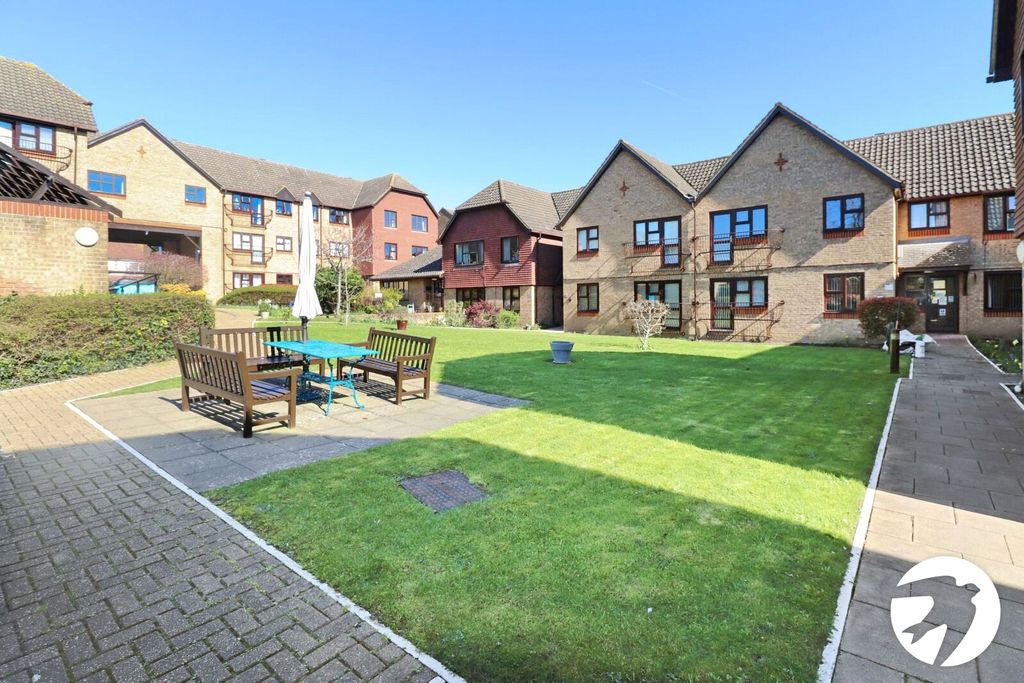 Additional image 9 of 2 bed flat for saleErith Road, Belvedere DA17