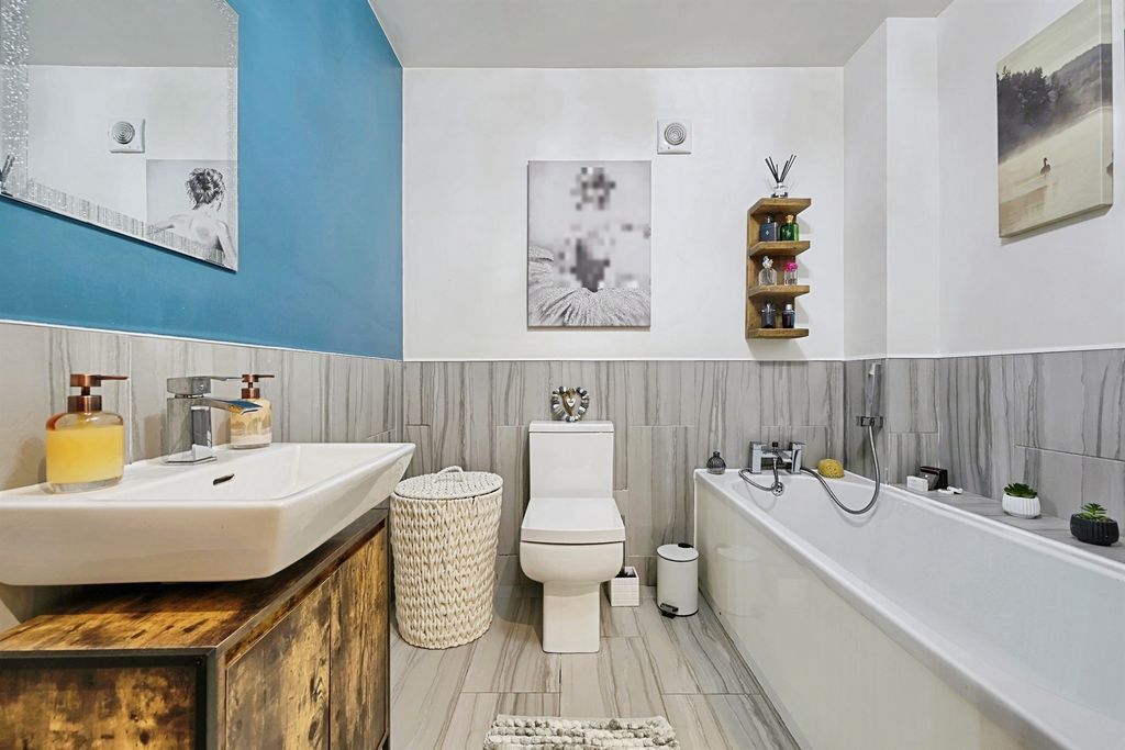 Additional image 11 of 2 bed flat for saleHollins Road, Todmorden OL14