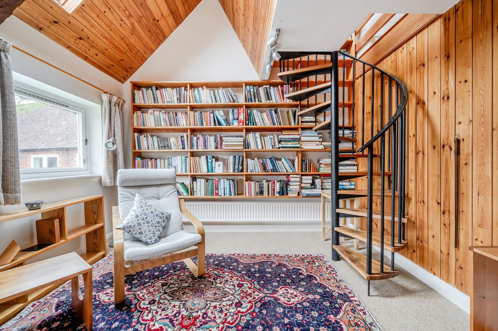 Additional image 4 of 2 bed town house for saleEast St. Helen Street, Abingdon OX14