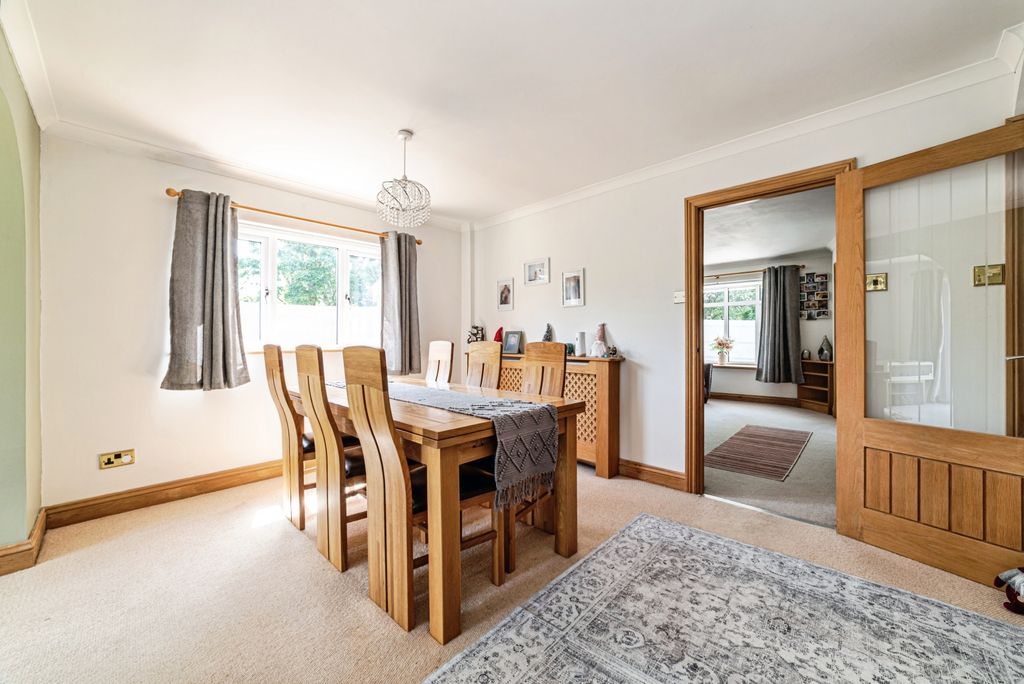 Additional image 3 of 4 bed detached house for saleSandpiper Way, Basingstoke RG22