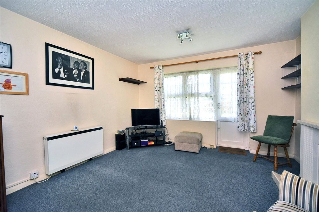 Additional image 3 of 2 bed flat for saleAvenue Road, Banstead, Surrey SM7