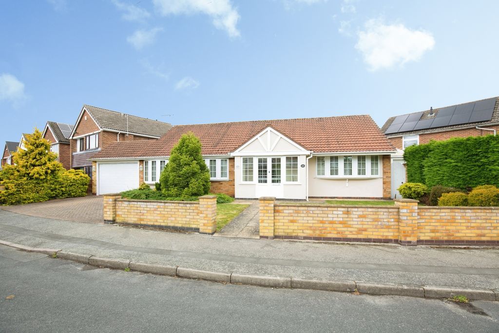 2 bed detached bungalow for saleHolte Road, Atherstone CV9