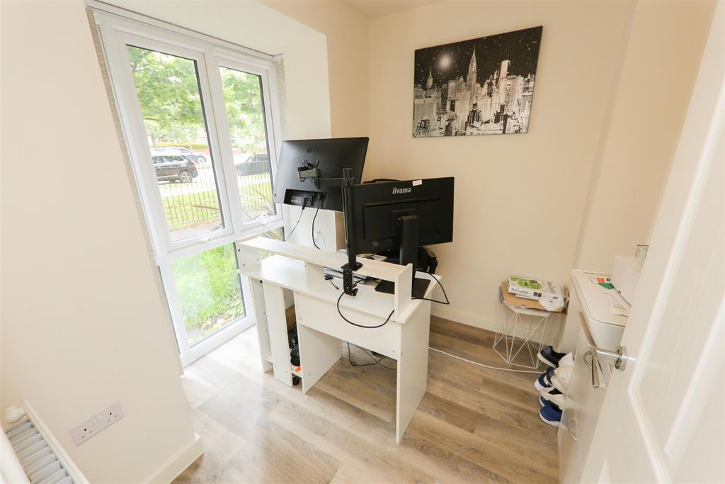 Additional image 7 of 4 bed town house for saleLakeside Boulevard, Lakeside, Doncaster DN4