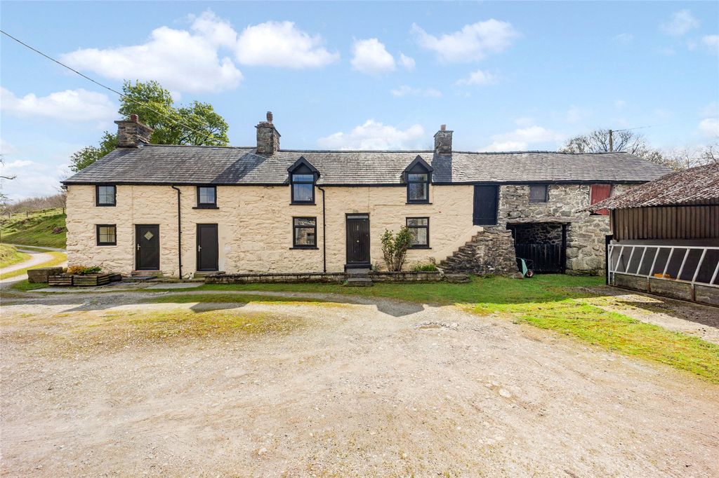 3 bed equestrian for saleBala, Gwynedd LL23