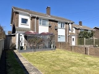 3 bed semi-detached house for saleSt. Davids Close, Bulwark, Chepstow NP16 photo 2